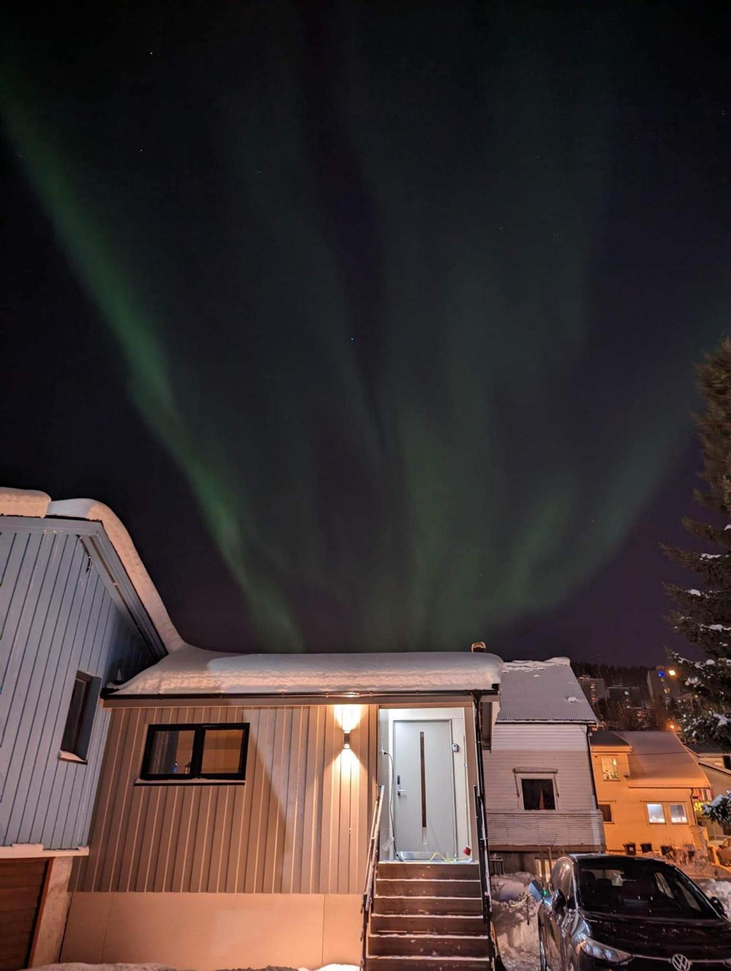 Northern Living 1 Room With Shared Bathroom Tromsø Exteriér fotografie